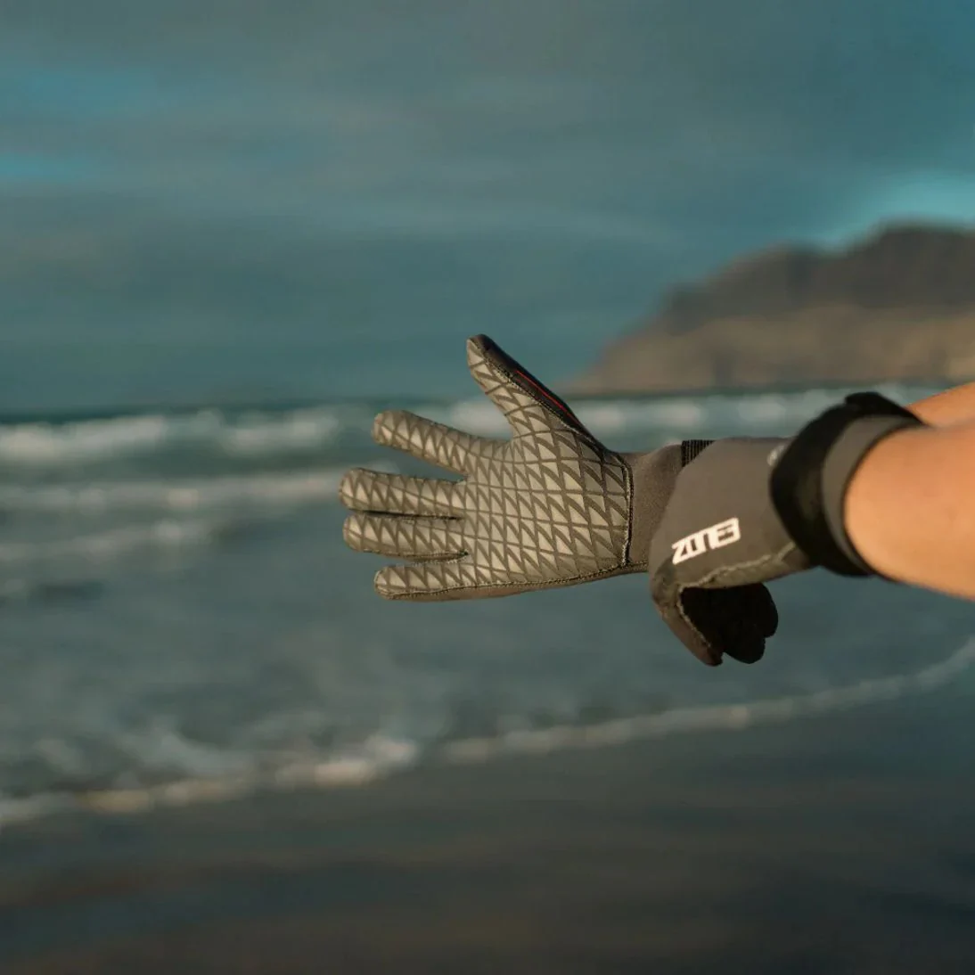 Zone3 Active-Flex Swim Gloves - Image 3