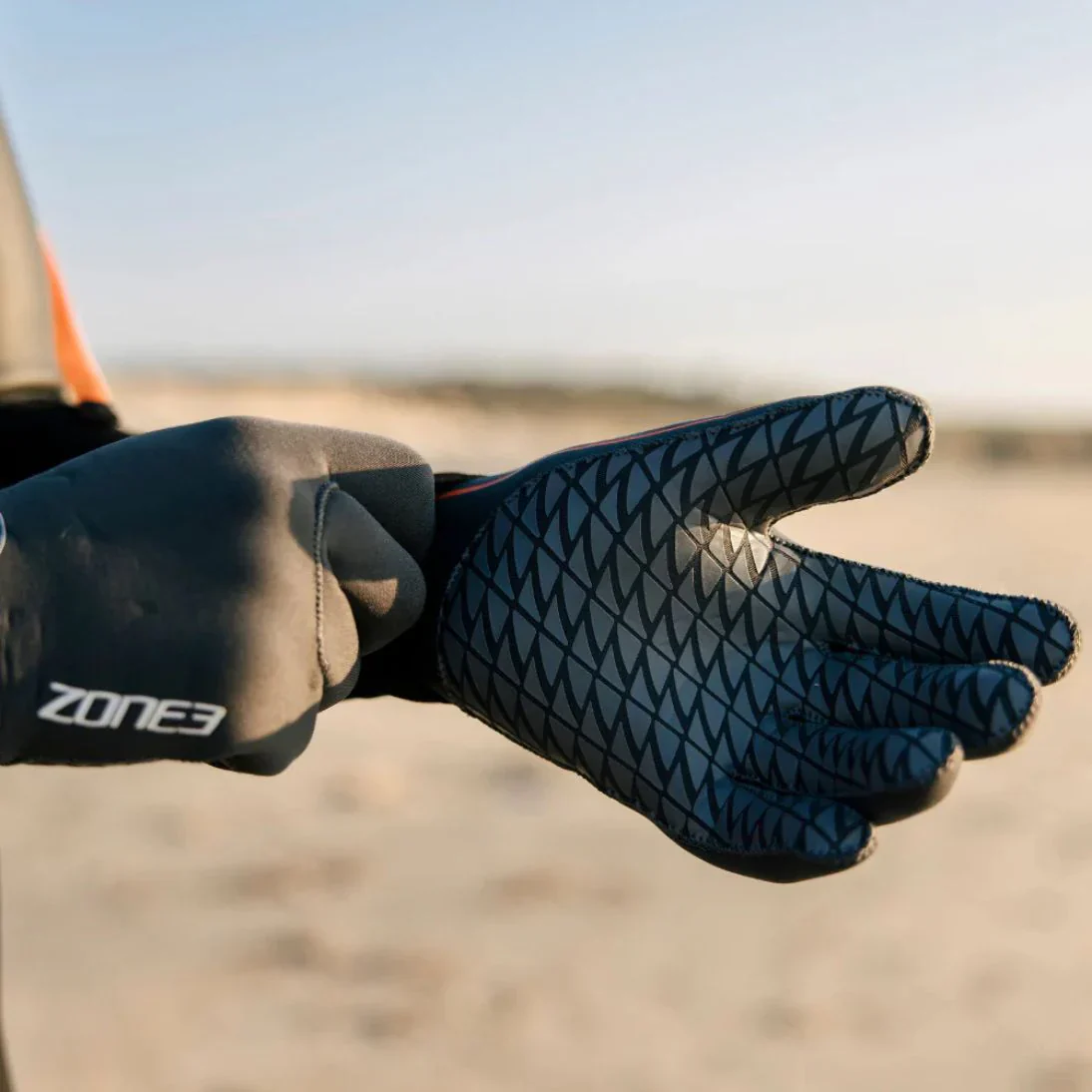 Zone3 Active-Flex Swim Gloves - Image 4